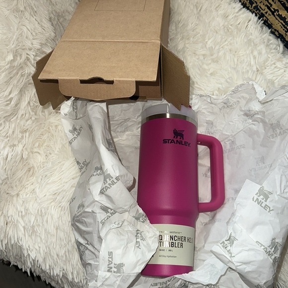 New in box Stanley quencher h2.0 fuchsia the flow state 30 oz - Picture 6 of 6
